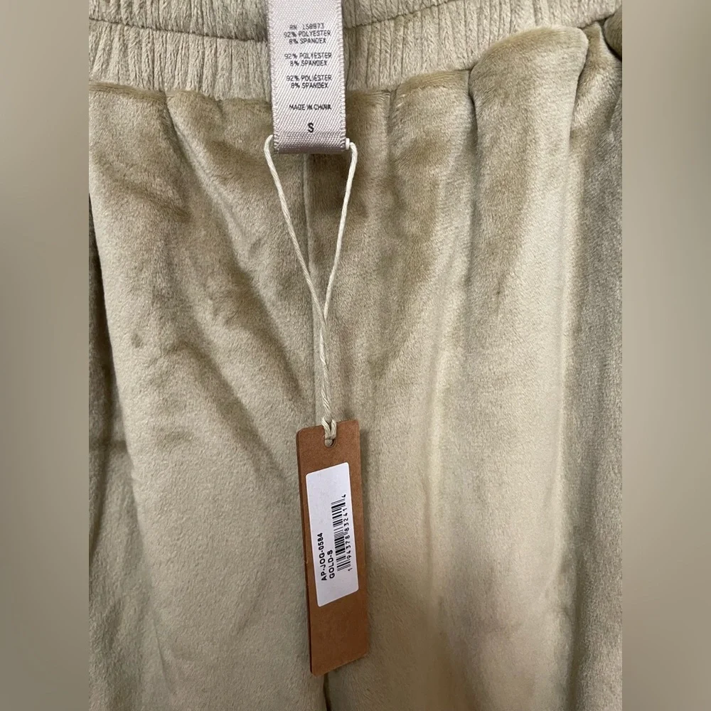 Skims Velour Joggers Gold - Picture 7 of 14